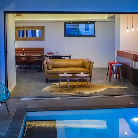 Pradelle Et Swimming Pool Hotel